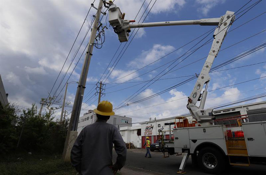 El Gobierno de Puerto Rico reforzó su compromiso para recuperar el servicio eléctrico de la isla tras el paso del huracán María