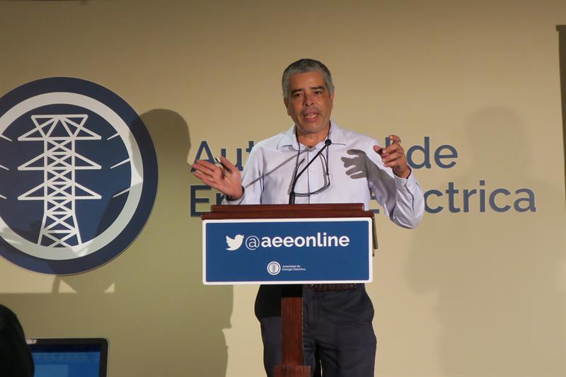El director ejecutivo de la Autoridad de Energ&iacute;a El&eacute;ctrica (AEE) de Puerto Rico, Ricardo Ramos, ofrece declaraciones hoy, domingo 29 de octubre de 2017, en San Juan (Puerto Rico). 