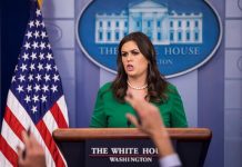 Sarah Sanders, portavoz de la Casa Blanca en rueda de prensa.