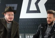 Sin Bandera afirma que "el arte ayuda a sanar" tras los sismos en México Sin Bandera conformado Leonel García (i) y Noel Schajris (d)