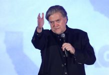 Bannon arremete contra el expresidente George W. Bush Steve Bannon, ex estratega jefe de la Casa Blanca y presidente ejecutivo de Breitbart News