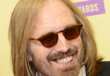 La Policía rectifica y asegura no tener información de la muerte de Tom Petty Fotografía de archivo del 6 de septiembre de 2012, del músico estadounidense Tom Petty durante la ceremonia de premiación de los "MTV Video Music Awards 2012"