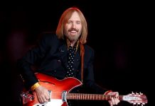 Tom Petty falleció hoy a los 66 años Tom Petty fallece hoy a sus 66 años.