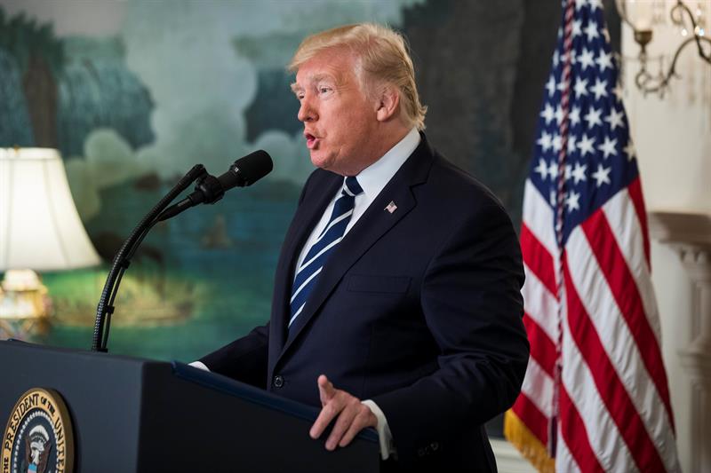 Donald Trump, ofrece una rueda de prensa en la Casa Blanca en la que anunci&oacute; que visitar&aacute; Las Vegas este mi&eacute;rcoles para reunirse con los familiares de las v&iacute;ctimas y los polic&iacute;as que respondieron al tiroteo ocurrido en la noche del domingo.