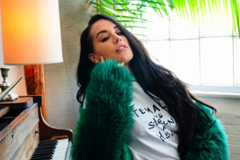 Victoria &ldquo;La Mala&rdquo; se convierte en la primer artista en llegar a la cima de todos los listados musicales en Guatemala con su sencilla &ldquo;Si va a doler, que duela&rdquo;