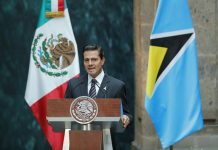 Estalla crisis en Senado mexicano en torno a pesquisas que tocan a Peña Nieto Una crisis estalló en el Senado mexicano en torno al voto sobre la remoción del fiscal electoral en protesta por una iniciativa que considera un intento de bloquear pesquisas que atañen al presidente Peña Nieto.