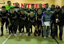 Lucida inauguración en la HonduBronx S.L. Jugadores y dirigentes, entre ellos Erick "Piojo" Guzman y Milton Valdes, del Club Deportivo Aguila que tras el polémico empate del pasado viernes en la Brooklyn Champions League, optaron por retirarse del campeonato (Foto cortesía)