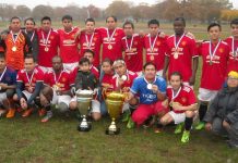United F.C. llegó, debutó y campeonizó en la Liga Mexicana Diaz Dirigentes y jugadores integrantes del United F.C., que hizo historia en su debut en la Liga Mexicana Diaz de Fútbol Soccer, ya que tras una muy buena campaña, cerro el año, conquistando el título de campeón. (Foto: Buki Chapin)
