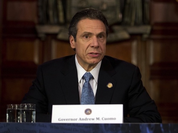 GOBERNADOR ANDREW CUOMO: Ex trabajadora de una agencia del estado est&aacute; denunciando &ldquo;por inacci&oacute;n&rdquo; al mism&iacute;simo gobernador, por culpa de un tercero.