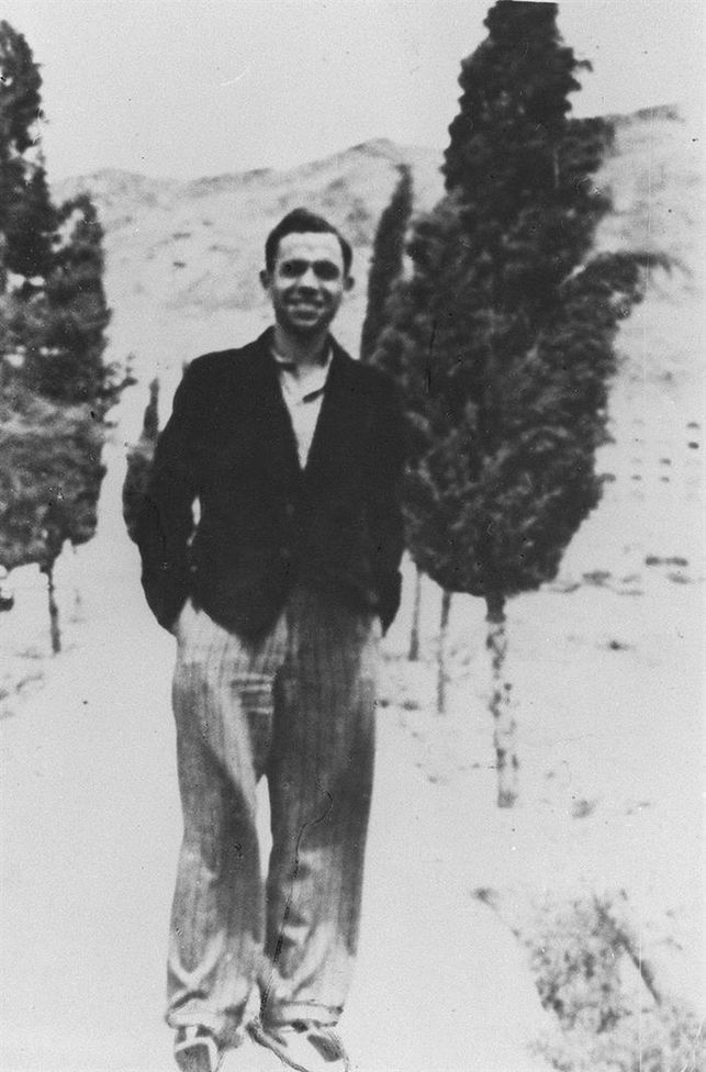  Rinden tributo a Miguel Hern&aacute;ndez en los 75 a&ntilde;os de su muerte, con el &aacute;lbum "El canto que no cesa", cuyo lanzamiento clausura este a&ntilde;o hernandiano, plagado de homenajes al poeta de Orihuela (este de Espa&ntilde;a).