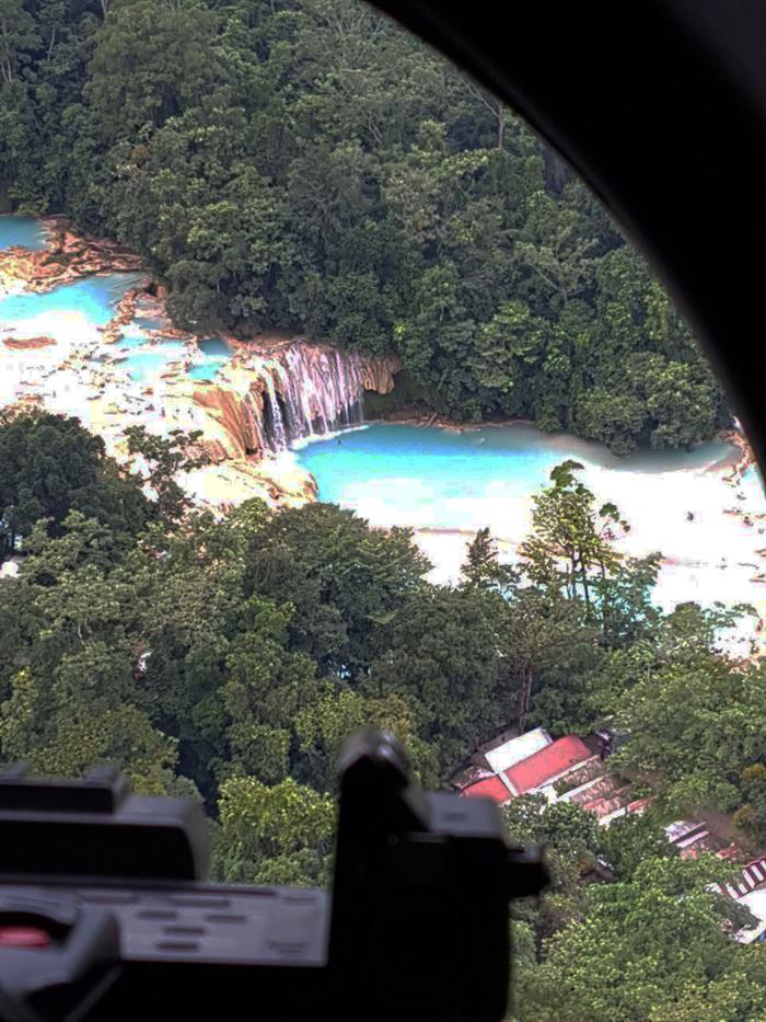 Vista general hoy, lunes 13 de noviembre de 2017, de una de las Cascadas de Agua Azul de Tumbal&aacute;, en el estado de Chiapas (M&eacute;xico), que se vio disminuida dr&aacute;sticamente por el sismo del pasado 7 de septiembre