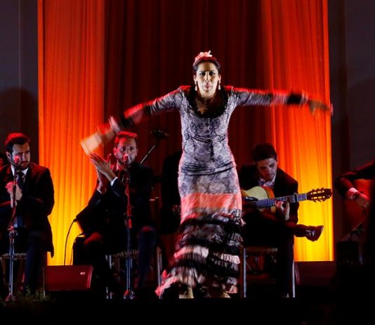 Artistas se presentan durante el espectáculo "Las Minas Puerto Flamenco".