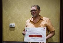 .El ganador de la mejor barra de chocolate y fundador de la fabrica Chocolate Momotombo, Carlos Mann