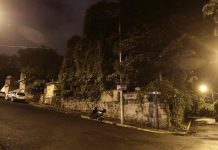La "Casa de los 7 ahorcados" referencia del día de los muertos en Costa Rica Fotografía que muestra la casa abandonada conocida por la leyenda de la "Casa de los siete ahorcados", propiedad de la familia de los Knöhr, en Costa Rica.