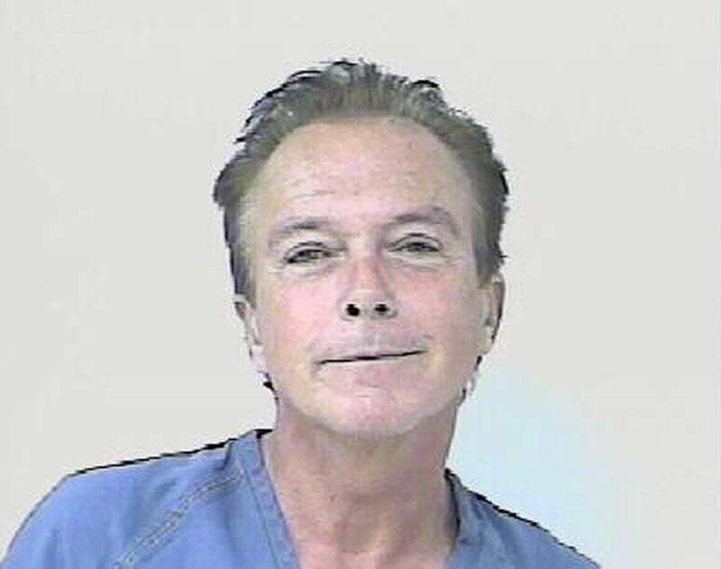 El actor y cantante David Cassidy, que en la década de los 70 fue un ídolo de los jóvenes, falleció hoy a los 67 años