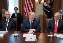 Trump usa atentado para revivir Guantánamo y pedir fin de lotería de visados Donald Trump participa en una reunión con su gabinete en la Casa Blanca, Washington D.C.