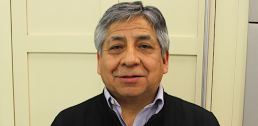 Macario Quinde ha dedicado buena parte de su vida a abogar por los inmigrantes y ha participado de iniciativas a nivel nacional para lograr mejoras en la comunidad, motivado por su sentido de solidaridad cristiana.