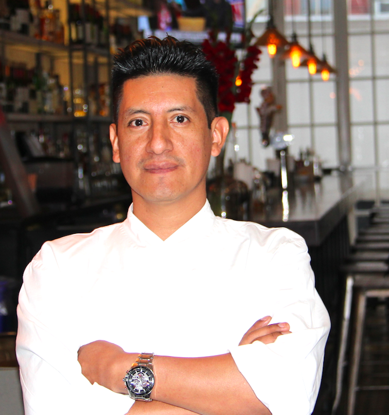 El Chef Humberto Guallpa trabaja cocina de autor y cocina molecular. Ha establecido su nombre entre los principales chefs de Nueva York.