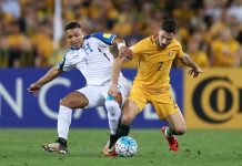 3-1 Jedinak acaba con el sueño de Honduras y mete a Australia en el Mundial