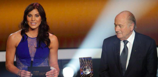 La guardameta estadounidense Hope Solo acusó al expresidente de la FIFA Joseph Blatter de haber abusado de ella sexualmente durante la ceremonia del Balón de Oro de 2013