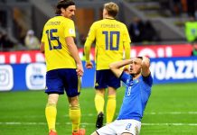 El jugador Alessandro Florenzi de Italia reacciona durante la eliminatoria de clasificación para la Copa Mundial de la FIFA 2018, en el partido de fútbol de vuelta entre Italia y Suecia