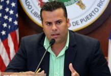 Le solicitan a la AEE ajustar la tarifa eléctrica y "devolver" exceso cobrado a abonados El representante popular Jesús Manuel Ortiz reclamó hoy a la Autoridad de Energía Eléctrica (AEE) de Puerto Rico el cese "inmediato" del cobro de la tarifa "ilegal" y "excesiva" y la confección de un Plan de Cumplimiento que desglose cómo se va a reembolsar el dinero cobrado en exceso a los clientes. (foto archivo)