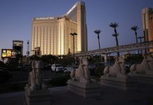 800 postes de acero para proteger de atentados toda la calzada peatonal de El Strip de Las Vegas