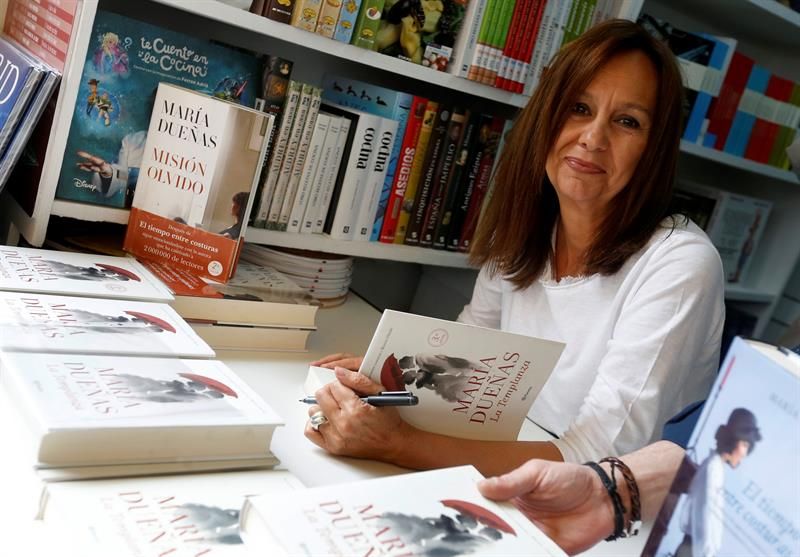  La escritora Mar&iacute;a Due&ntilde;as 