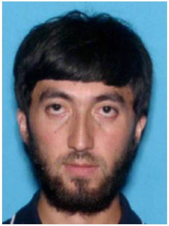 Fotograf&iacute;a cedida hoy, mi&eacute;rcoles 1 de noviembre de 2017, por el Bur&oacute; Federal de Investigaciones (FBI, en ingl&eacute;s) de Mukhammadzoir Kadirov, sobre quien el FBI est&aacute; buscando informaci&oacute;n en relaci&oacute;n con el ataque de un cami&oacute;n el pasado 31 de octubre en una ciclorruta, que ocasion&oacute; la muerte de ocho personas. 