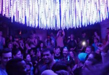 Nueva York podrá volver a bailar en sus bares Fotografía de una fiesta en un bar de Nueva York.