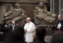 El papa Francisco critica a quienes fomentan el miedo hacia los inmigrantes