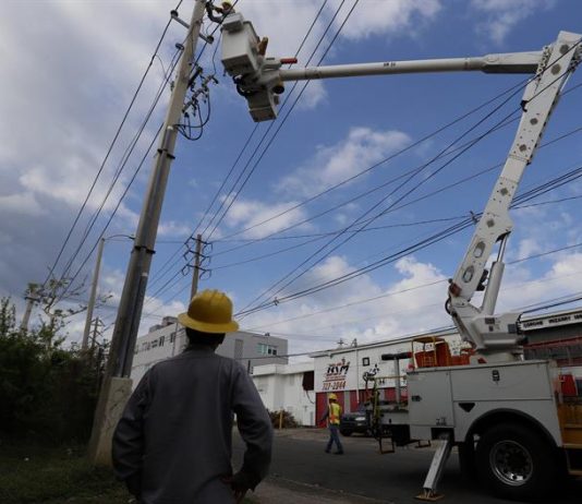 Más de 450.000 clientes en Puerto Rico sin electricidad tras 4 meses de María El Gobierno de Puerto Rico informó que ha logrado restaurar un 48 % de la generación eléctrica en la isla.