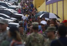 El gobierno federal planea ofrecer el traslado de 3.000 puertorriqueños afectados por el huracán María a Florida y Nueva York