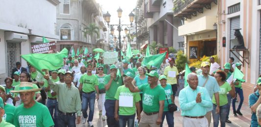 El colectivo dominicano Marcha Verde denunció "la inmensa estructura" de corrupción política y militar. (foto Facebook Marcha Verde)