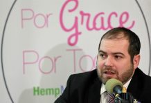 Raúl Elizalde participando en una rueda de prensa, en ciudad de México.