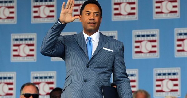 El inmortal puertorrique&ntilde;o Roberto Alomar. (foto twitter @Robbiealomar)