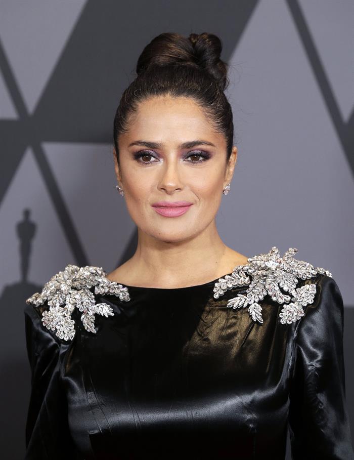 La mexicana Salma Hayek lanza acusaciones contra Harvey Weinstein. (foto archivo)