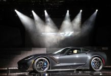 Presentación del 2019 Chevrolet Corvette SR1 coupe en el Salón del Automóvil de Los Ángeles.