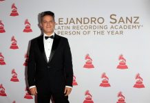 Grammy Latino 2017: Lo Mejor de la Música Latina El cantante y compositor español Alejandro Sanz llega para la gala Persona del Año de la Academia Latina de Artes y Ciencias de la Grabación en su honor