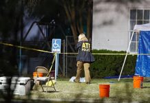 El tiroteo de Texas es uno más en la lista de las últimas décadas Una agente de la Agencia de Alcohol, Tabaco, Armas de Fuego y Explosivos de Estados Unidos (ATF, por su sigla en inglés), trabaja a las puertas de la iglesia baptista de Sutherland Springs, en Texas
