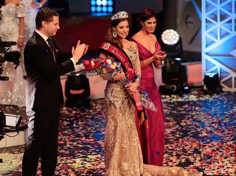 Ana Carolina Carvajal, de 25 a&ntilde;os de edad, fue elegida como Reina de Quito (2017-2018), en una gala que se efectu&oacute; en el Teatro Nacional Sucre, en el casco colonial de la capital ecuatoriana.