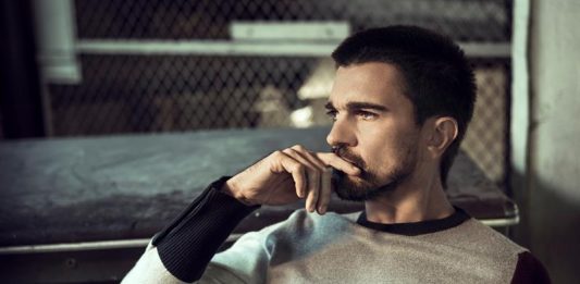 El cantante colombiano Juanes, llega con álbum "Mis planes son amarte".