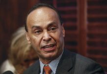 El demócrata Luis Gutiérrez anunció hoy que dejará el Congreso, donde, desde 1993, es uno de los políticos hispanos más combativos en la defensa de los derechos de los puertorriqueños y los inmigrantes.