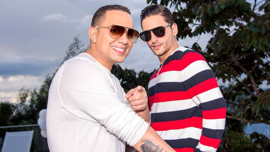 En la ciudad de Madrid, los cantantes colombianos Maluma y Felipe Pel&aacute;ez, interpretaron por primera vez en vivo su tema musical &ldquo;Vivo Pensando En Ti&rdquo;.