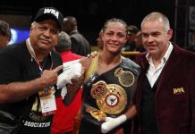 Mayerlin Rivas retiene título mundial gallo con empate y Maidana vence a Pérez La campeona regular peso gallo, Mayerlin Rivas, celebra después de retener su título frente a la campeona titular interina, la colombiana Dayana Cordero