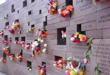 Nueva York recuerda a las víctimas del vuelo 587 Nueva York recuerda y honra a todas las víctimas que murieron y a las familias afectada por esta fatal tragedia.