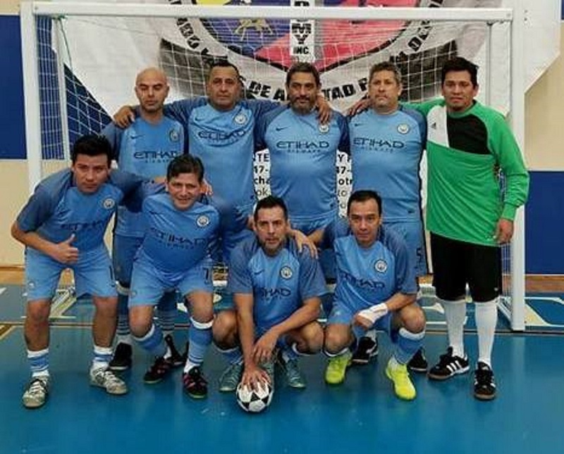 Integrantes del sexteto Juvenil Platense que viene compitiendo y dando 'guerra' en la categoría 50's, en el campeonato de la Cristo del Consuelo Soccer League. (Foto Cortesía: CrisConSoLe)