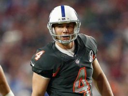 Haber fallado un gol de campo podría costarle 500.000 dólares a Vinatieri El pateador de los Colts de Indianápolis, Adam Vinatieri, podría perder 500.000 dólares adicionales a su sueldo por haber fallado un gol de campo durante el pasado fin de semana, en la jornada número 14 del campeonato de la NFL.