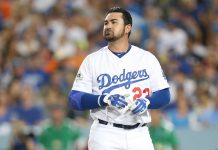 Los Mets de Nueva York iniciaron pláticas con el agente libre mexicano el primera base Adrián González.