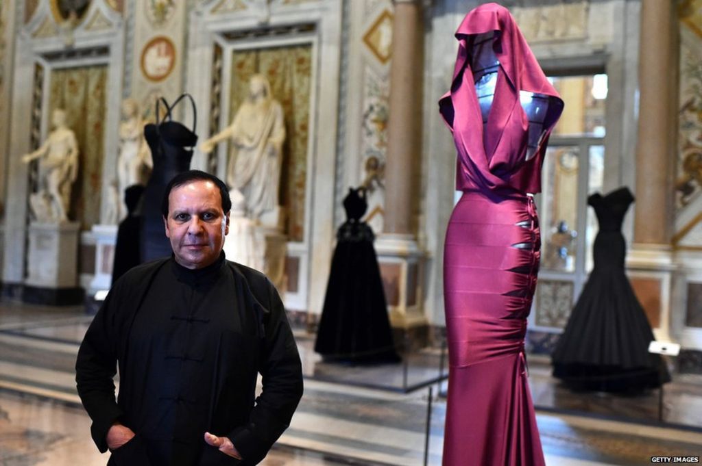 Diseñador tunecino, Azzedine Alaïa falleció a los 77 años . (foto twitter)